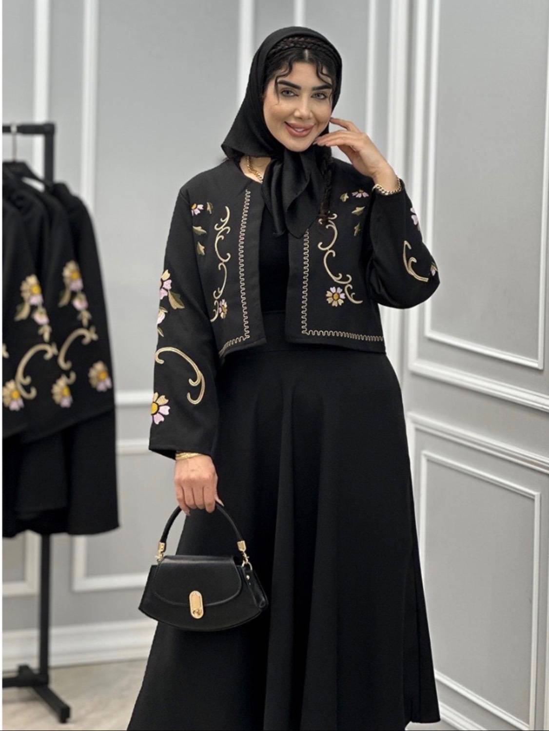 کت و دامن زنانه مدل گلدوزی rash✅️جنس کرپ مازراتی اعلادرجه ۱ ✅ با بهترین کیفیت مستقیما از تولیدی ( فروش تک و عمده آرومافشن)